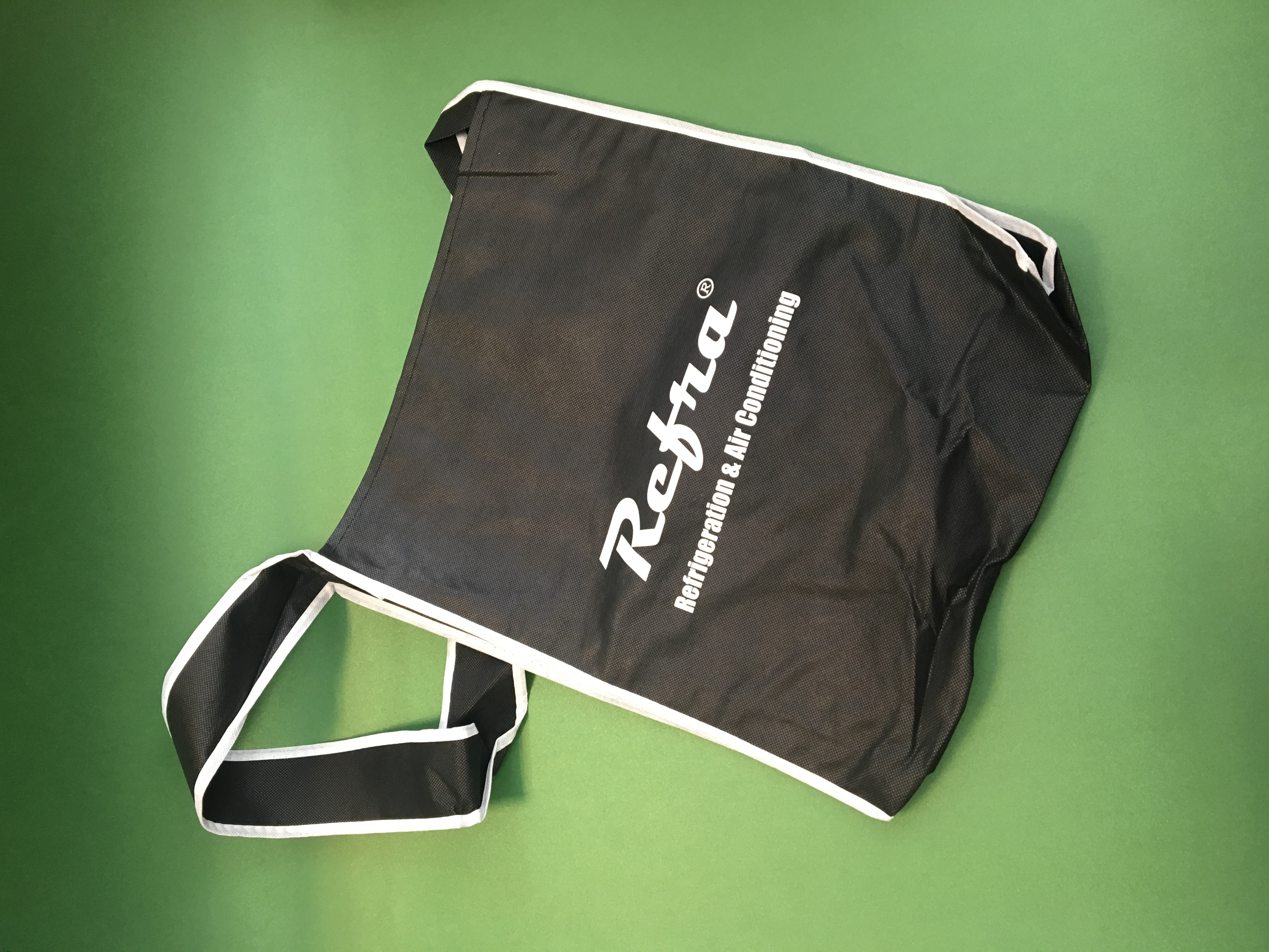 Non-woven bag short handles